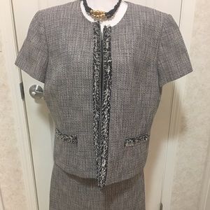 Tahari 2 pc. Suit (pre-owned)